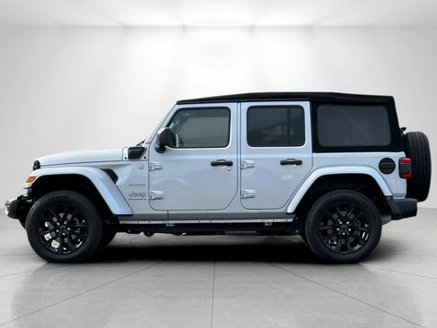 Used 2024 Jeep Wrangler Unlimited Sahara AWD/4WD image 6