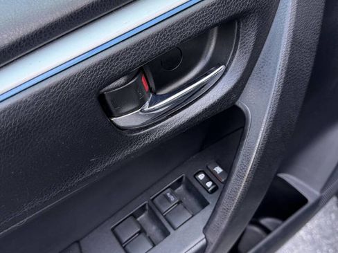 Used 2015 Toyota Corolla S FWD image 21
