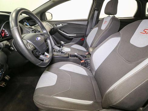 Used 2017 Ford Focus ST image 42