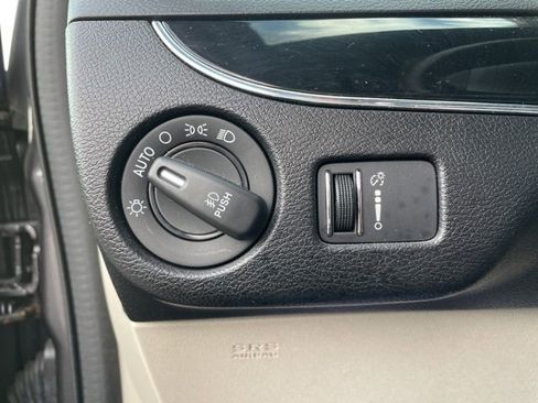 Used 2019 Dodge Grand Caravan SXT image 23