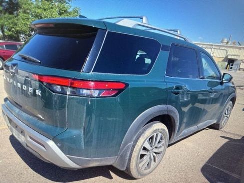 Used 2022 Nissan Pathfinder SL FWD image 7