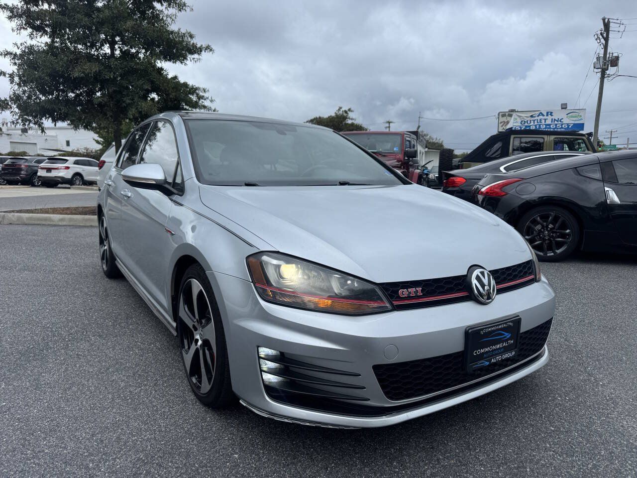 Used 2016 Volkswagen GTI Autobahn w/ Lighting Package (SEL) FWD image 2