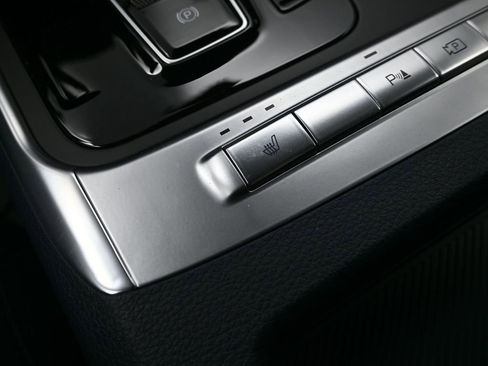 New 2026 Kia Carnival EX FWD image 25