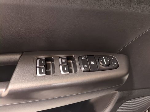 Used 2020 Kia Sportage LX image 16