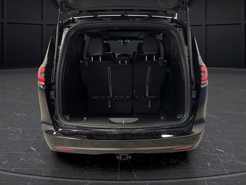 New 2026 Chrysler Pacifica Limited w/ S Appearance Package image 15