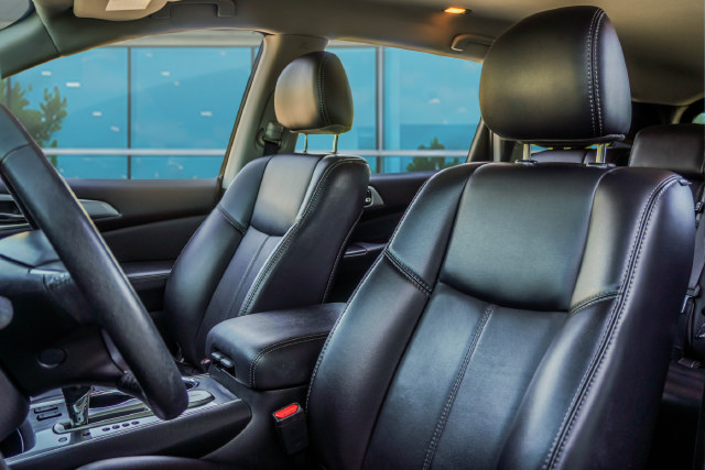 Used 2019 Nissan Pathfinder SL FWD image 14