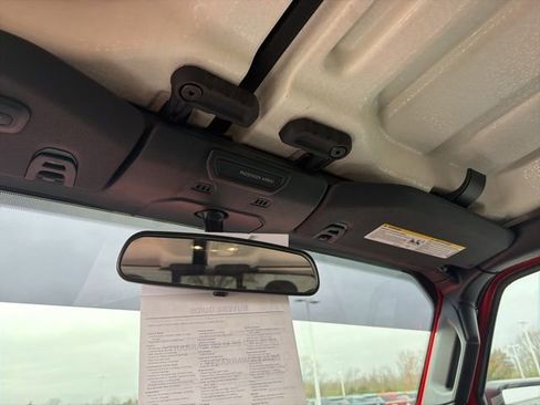 Used 2021 Jeep Gladiator Willys image 32