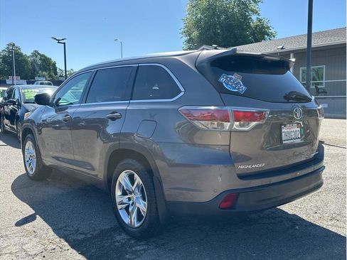 Used 2015 Toyota Highlander Limited Platinum AWD/4WD image 5