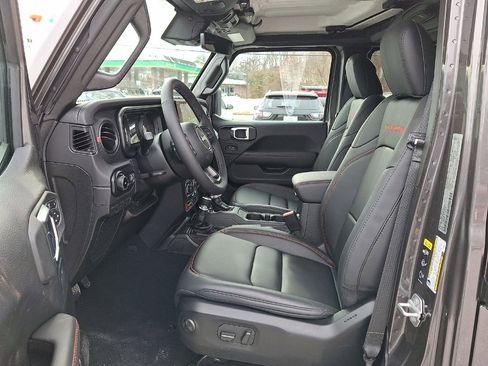 Used 2025 Jeep Wrangler Unlimited Rubicon w/ Safety Group image 11