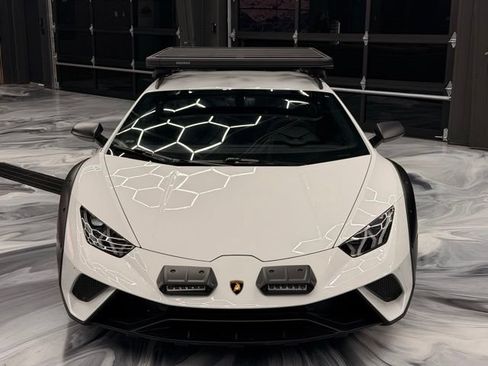 Used 2024 Lamborghini Huracan Sterrato AWD/4WD image 2