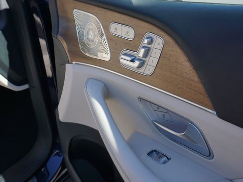 Used 2022 Mercedes-Benz GLS 450 4MATIC image 48