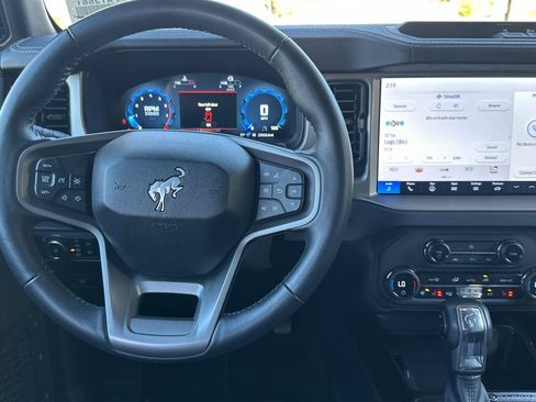 Used 2025 Ford Bronco Outer Banks image 18