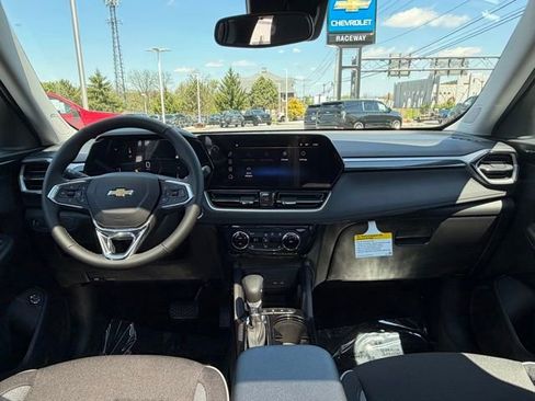 New 2026 Chevrolet TrailBlazer LT w/ Convenience Package AWD/4WD image 3