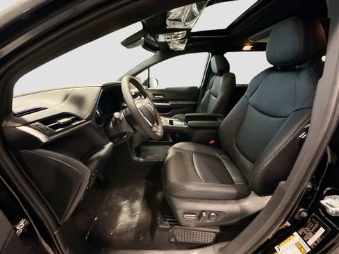 New 2026 Toyota Sienna XLE Woodland Edition AWD/4WD image 17