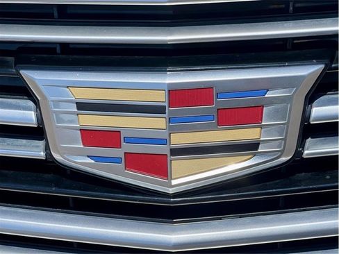 Used 2018 Cadillac XT5 Luxury w/ Driver Awareness Package image 9