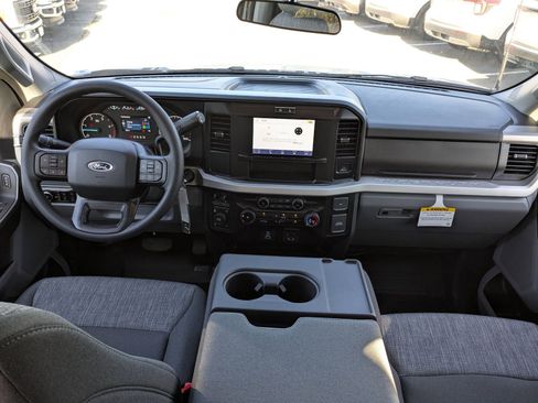 New 2026 Ford F250 XLT w/ FX4 Off-Road Package image 17