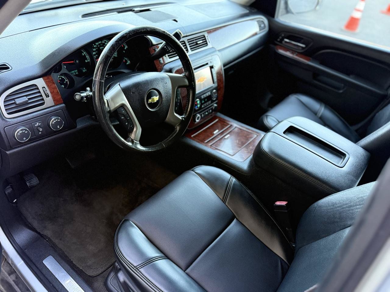Used 2013 Chevrolet Suburban LTZ AWD/4WD image 7