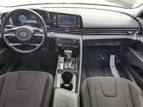 Used 2021 Hyundai Elantra SEL w/ Convenience Package image 13