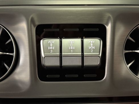 Used 2024 Mercedes-Benz G 550 image 35