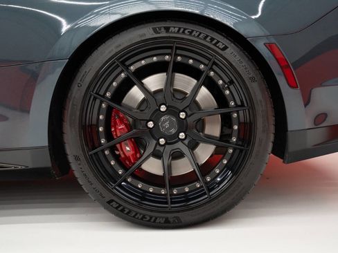 Used 2019 Chevrolet Camaro ZL1 RWD image 30