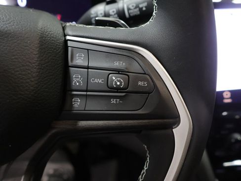 Used 2023 Jeep Grand Cherokee L Limited w/ Luxury Tech Group II image 44