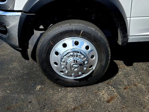 New 2025 RAM 5500 Tradesman image 15