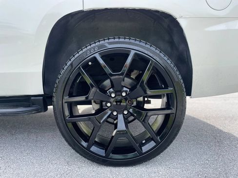 Used 2015 Chevrolet Tahoe LT RWD image 11
