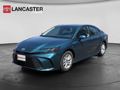 Used 2025 Toyota Camry LE FWD image 3