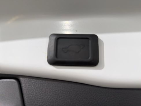 Used 2025 Toyota RAV4 XLE Premium image 11