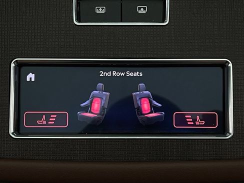 Used 2025 Lincoln Navigator L Reserve AWD/4WD image 7