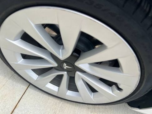 Used 2021 Tesla Model 3 Standard Range Plus RWD image 3