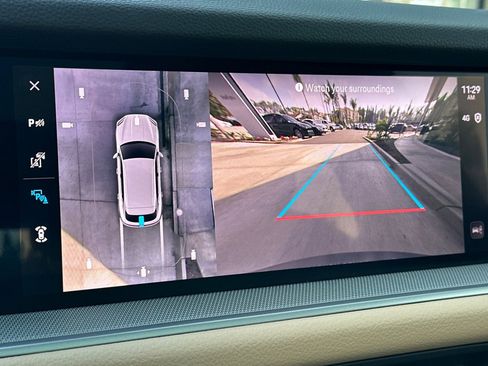 Used 2025 Porsche Cayenne image 20