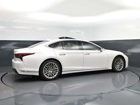 Used 2024 Lexus LS 500 RWD image 8
