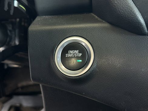 Used 2024 GMC Terrain SLT image 20