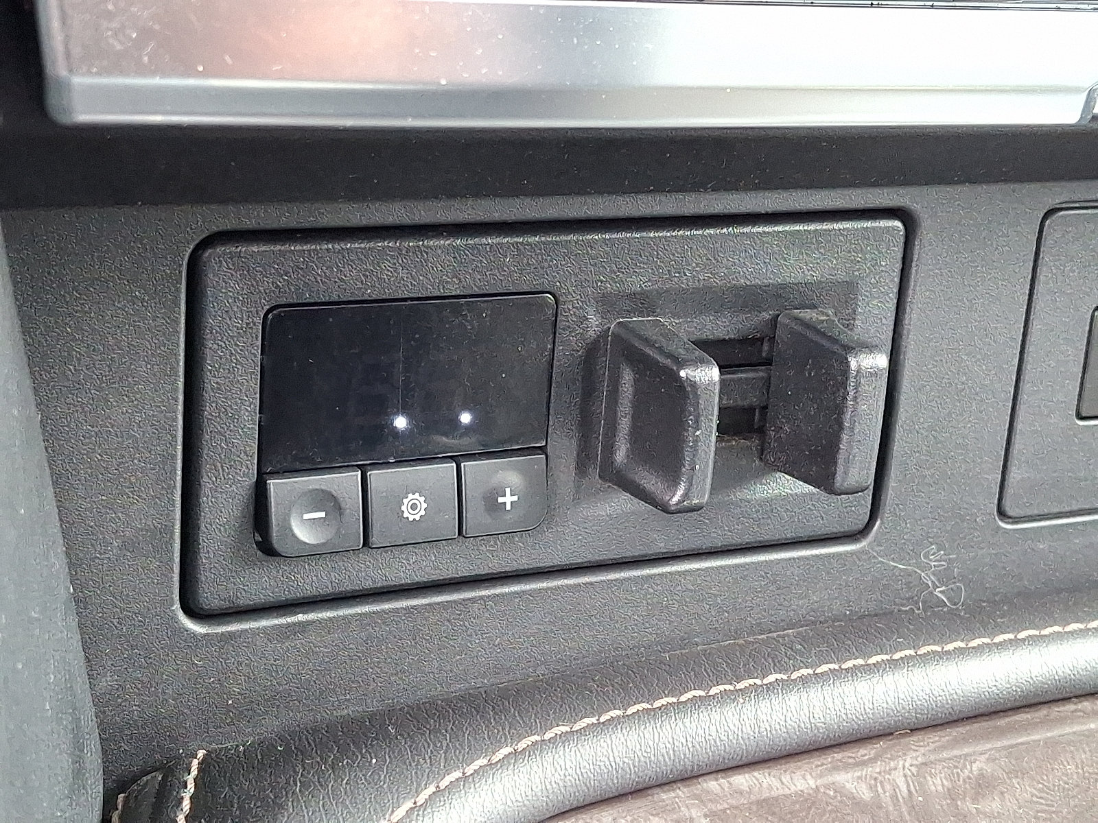Used 2021 Nissan Armada Platinum w/ Captain's Chairs Package AWD/4WD image 28