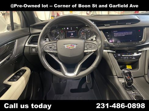 Used 2023 Cadillac XT6 Sport w/ Technology Package AWD/4WD image 17