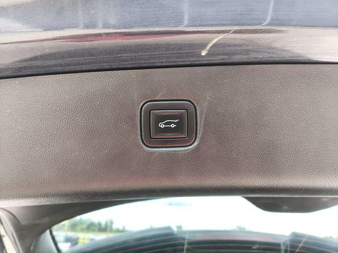 Used 2021 Chevrolet Blazer LT FWD image 17