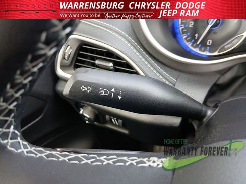 New 2026 Chrysler Pacifica Select image 15