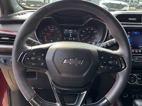 Used 2023 Chevrolet TrailBlazer RS w/ Convenience Package FWD image 9