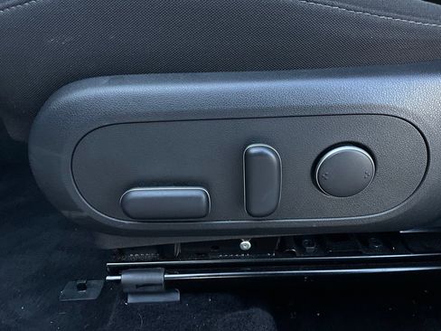 Used 2025 Hyundai Kona SEL image 11