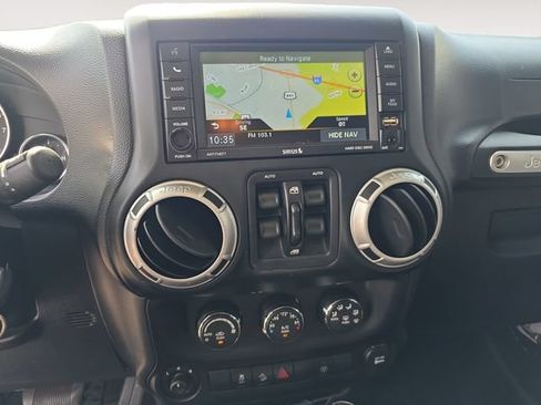 Used 2013 Jeep Wrangler Unlimited Sahara w/ Connectivity Group AWD/4WD image 10