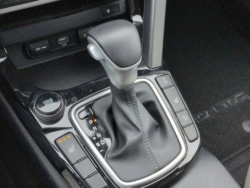 Used 2023 Kia Seltos EX image 17