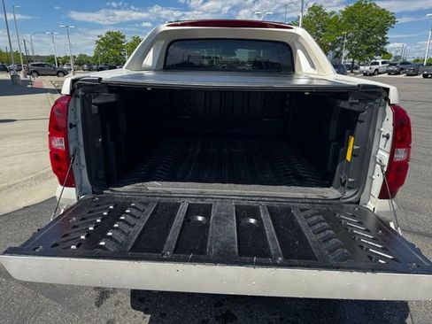 Used 2012 Chevrolet Avalanche LTZ AWD/4WD image 10