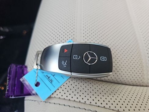 New 2026 Mercedes-Benz GLS 450 4MATIC image 38