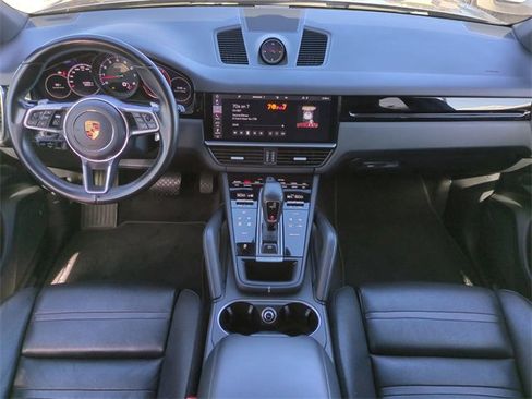 Used 2020 Porsche Cayenne image 17