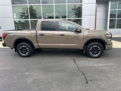Used 2021 Nissan Titan PRO-4X w/ Pro-4x Convenience Package AWD/4WD image 2