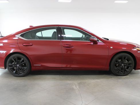 Used 2022 Lexus ES 300h F Sport image 11