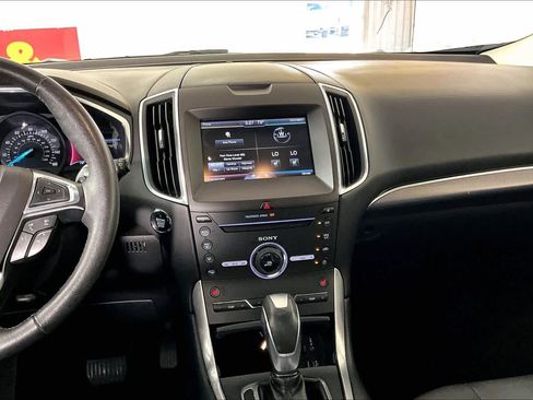 Used 2015 Ford Edge Titanium image 6