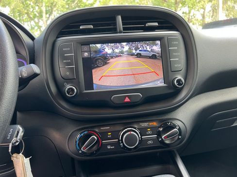 Used 2025 Kia Soul LX w/ LX Technology Package image 17