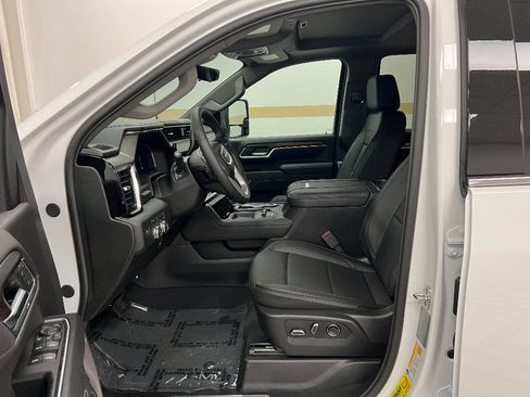 New 2026 GMC Sierra 3500 Denali w/ Denali Reserve Package AWD/4WD image 5